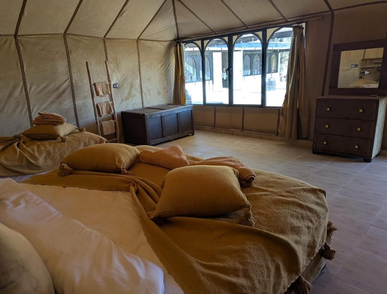 Отель Unique Sahara Camp Мерзуга Экстерьер фото