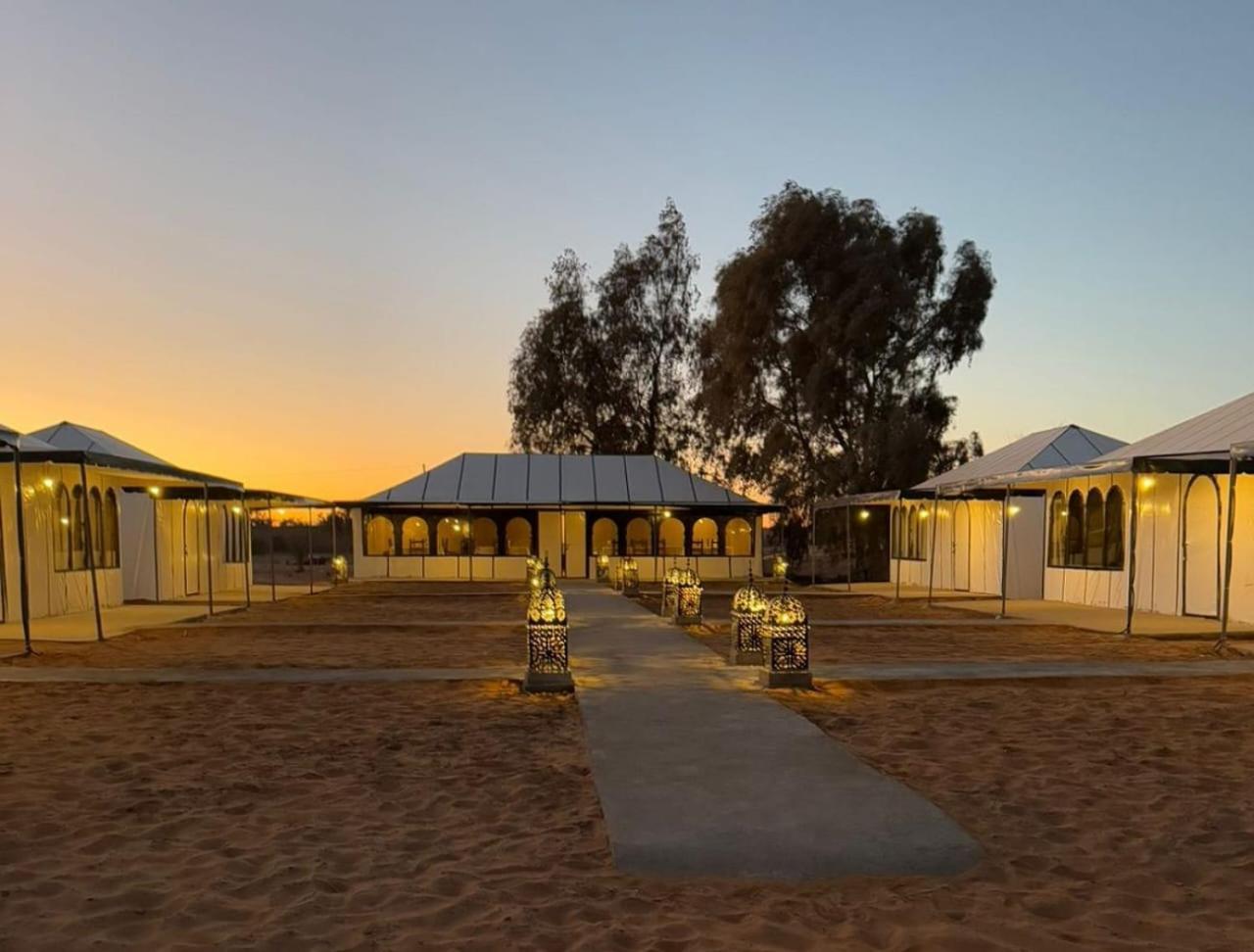 Отель Unique Sahara Camp Мерзуга Экстерьер фото