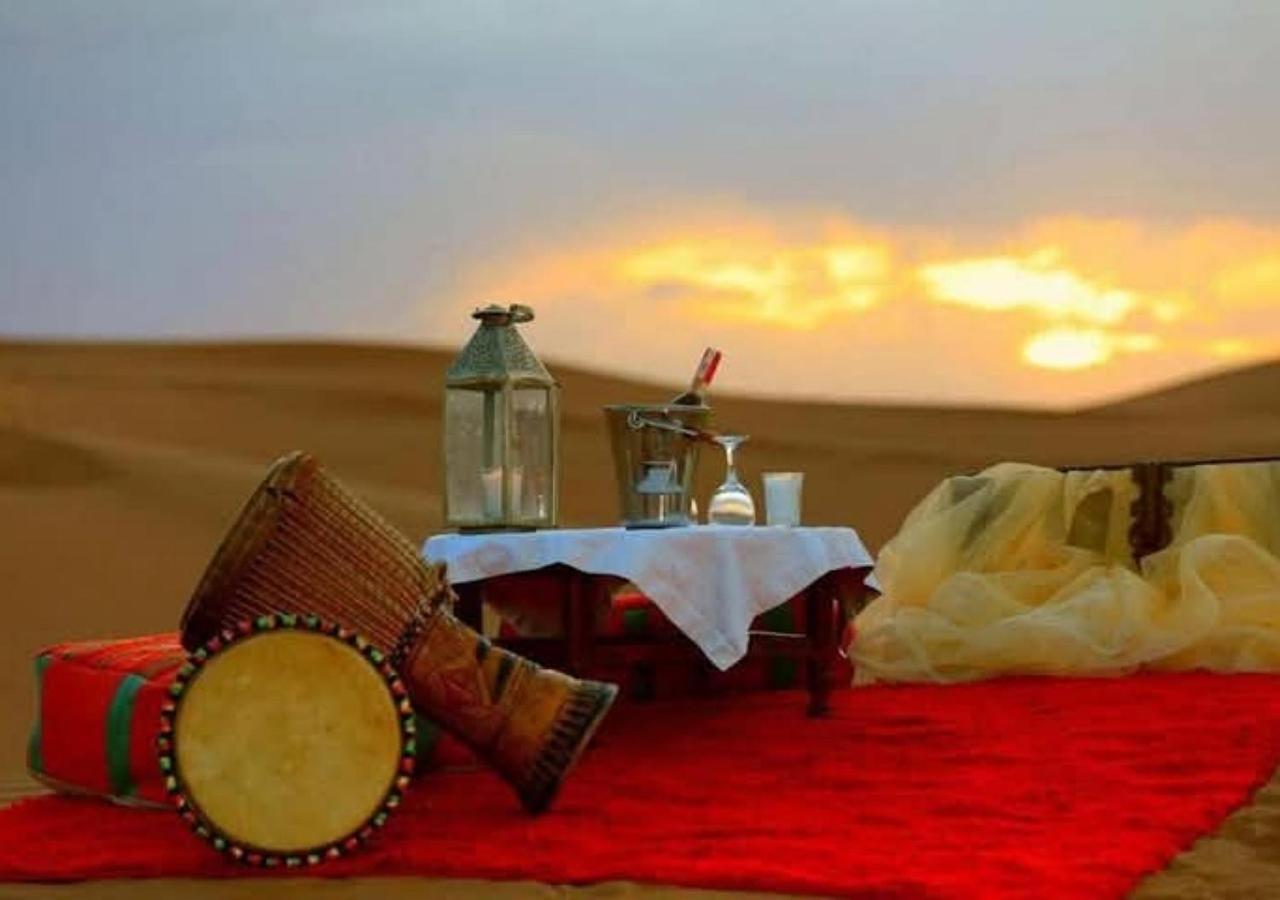 Отель Unique Sahara Camp Мерзуга Экстерьер фото
